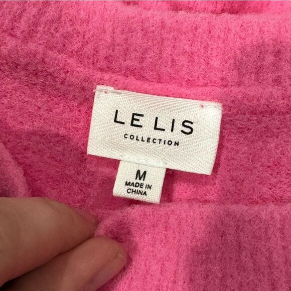 Le Lis Comfortable Fuzzy Sweater with Back Ruching Pink Women’s Medium - Picture 3 of 5